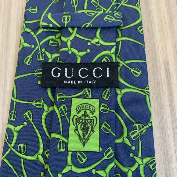 Authentic Vintage Gucci Silk Tie in Blue & Green Stirup Accents EUC - Picture 4 of 7
